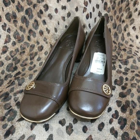Tory Burch Shoes - NWT Tory Burch Brown Leather Mid Heels